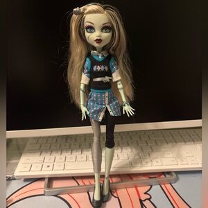 Monster High Doll Frankie Stein G1